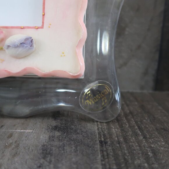 Sentiments Musical Photo Frame Fits 3 By 5" The Wind Beneath My Wings Tulips - Picture 7 of 11